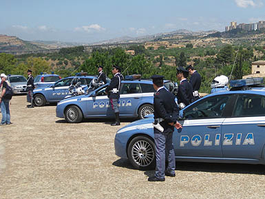 Riesenspektakel: Tag der Polizei in Italien